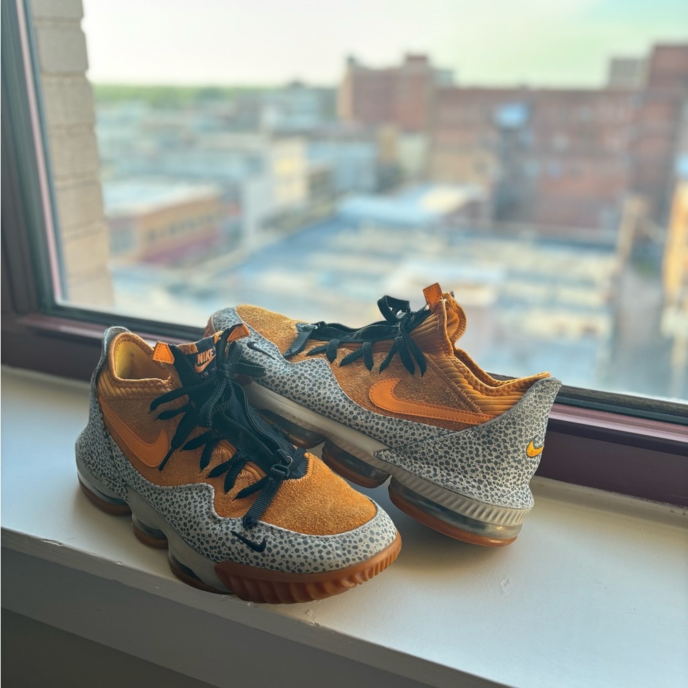 Nike Orange and Gray Men's Shoes